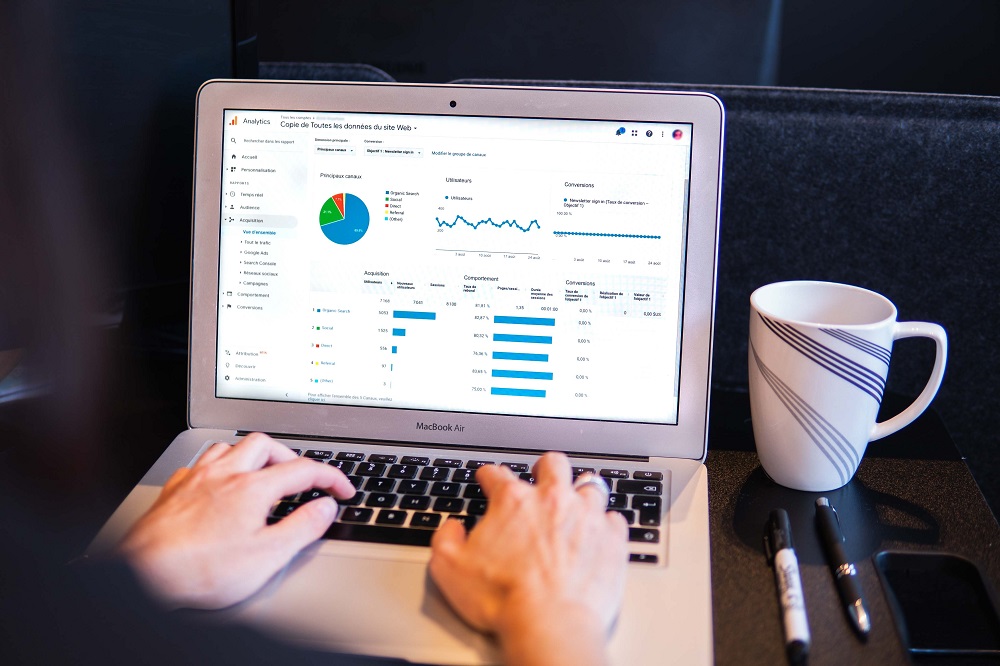 Building A Robust ESG Reporting Framework With Intelligent Automation